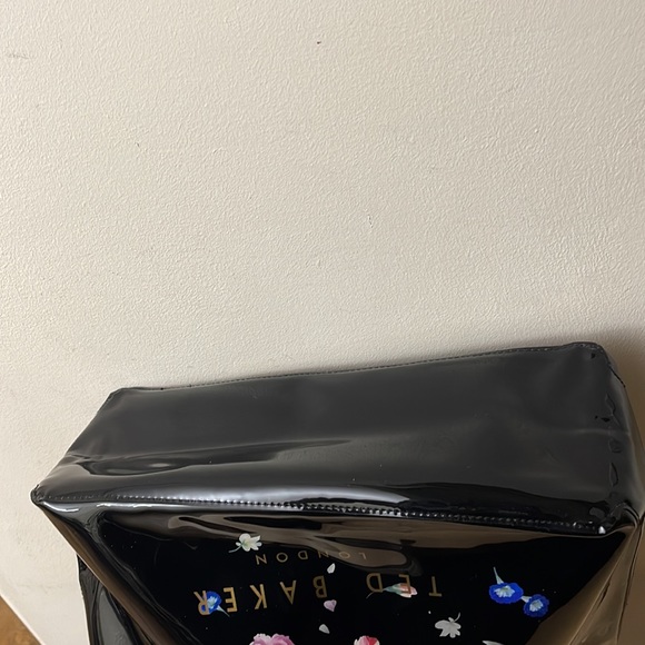 Ted Baker Black Sandalwood Vinyl Floral Logo Large Tote - Picture 7 of 8